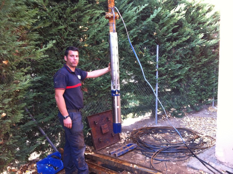 Reparaci�n e instalaci�n de bombas de sondeos
